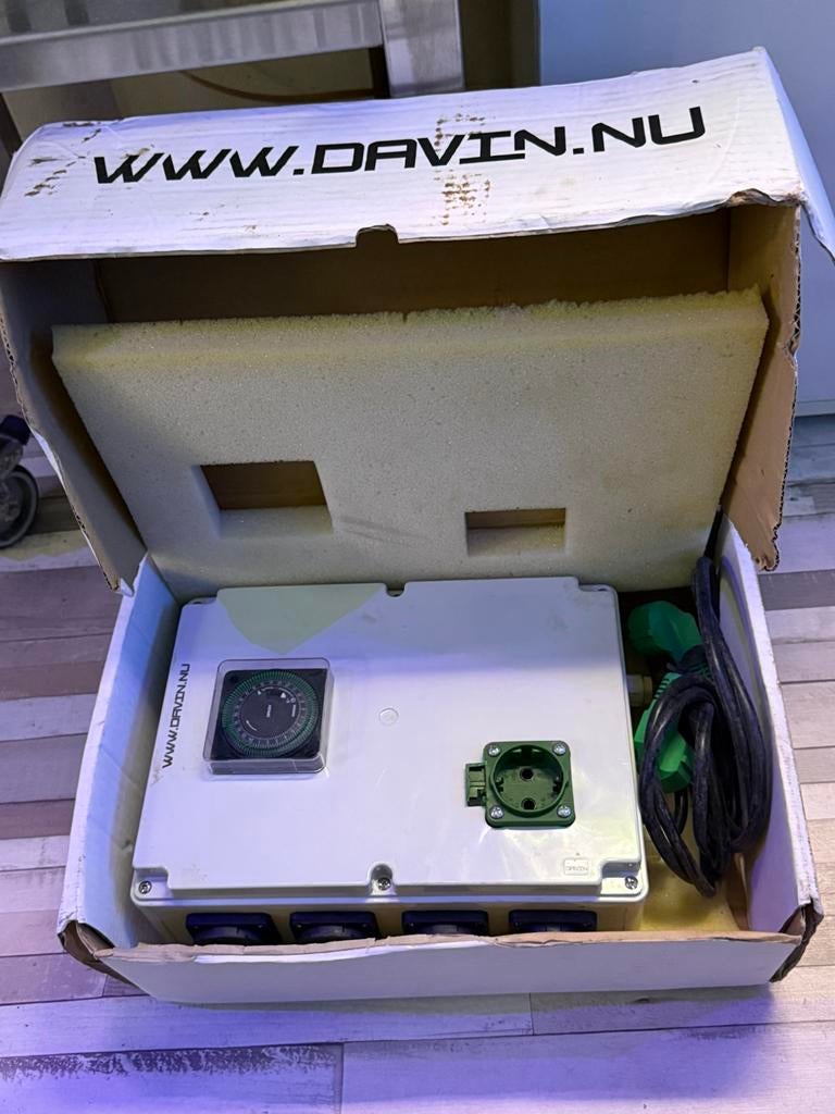 Davin DV-28 K Relaiskast met kachelaansluiting - 8 x 600w, Ophalen of Verzenden, Gebruikt