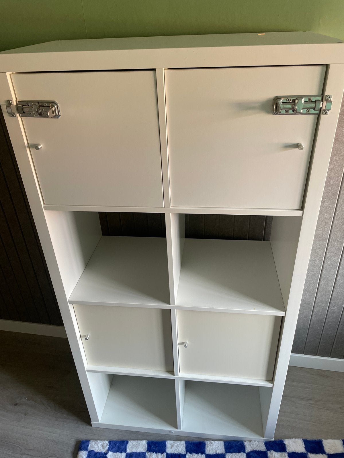 Witte Kallax kast met deurtjes en open vakken, Ophalen, Gebruikt, 100 tot 150 cm, 50 tot 100 cm