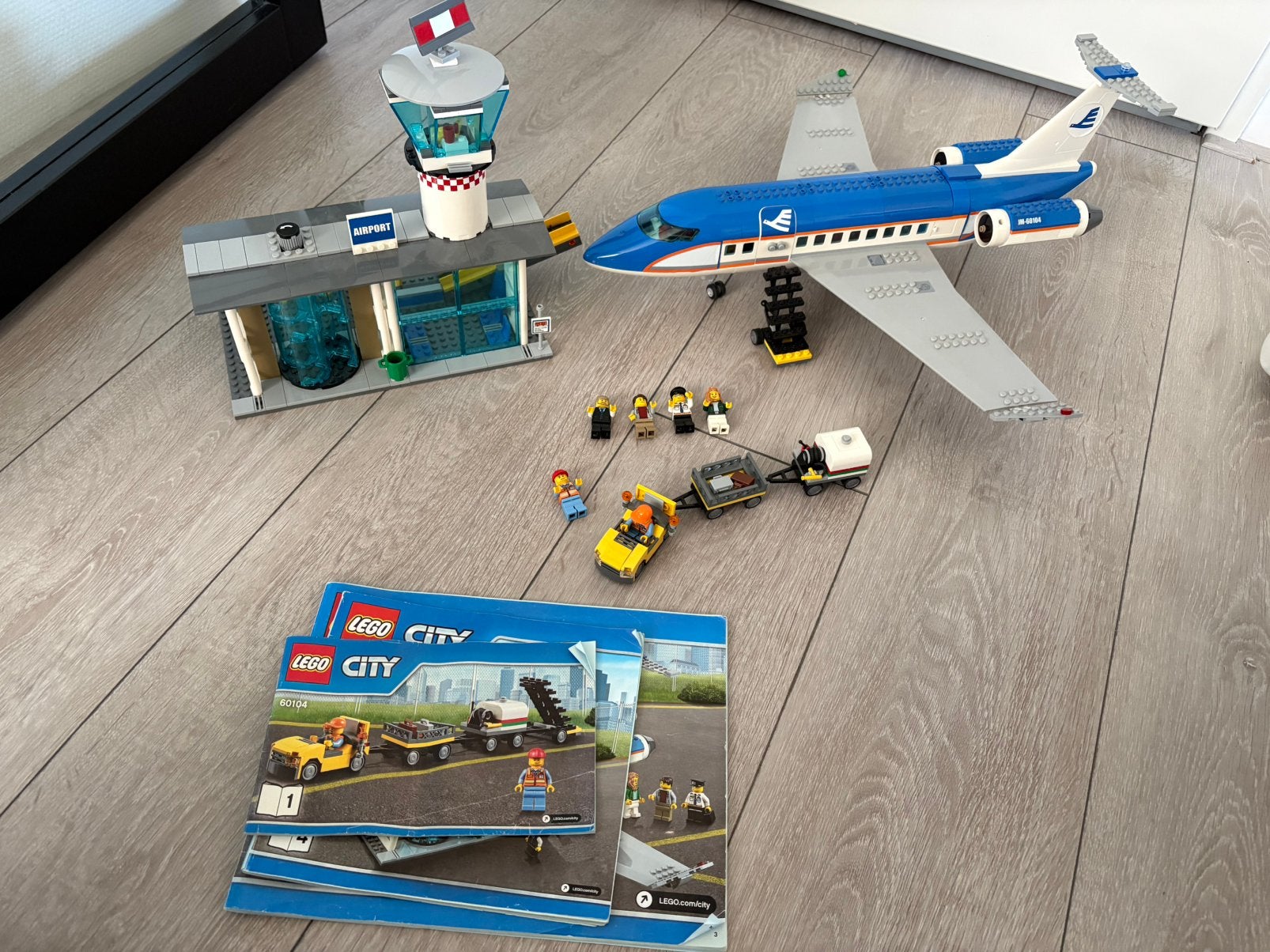 Lego 60104 vliegveld airport, Ophalen of Verzenden, Gebruikt