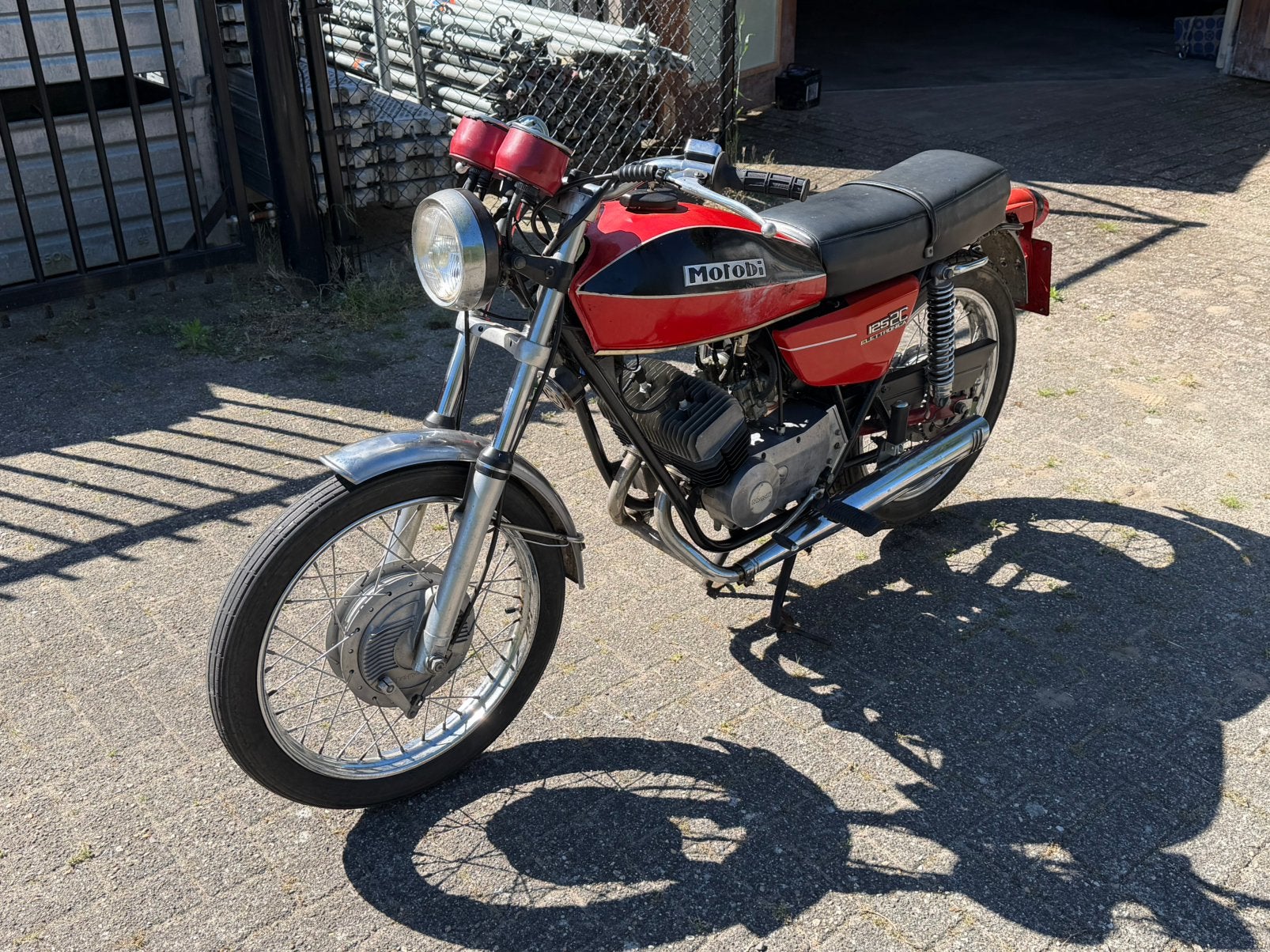 Motobi 125cc 2 cilinder, Auto-onderdelen, Motor en Toebehoren, Ophalen of Verzenden