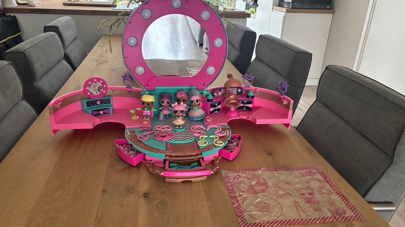 L.O.L. Salon speelset overcompleet, Ophalen of Verzenden, Zo goed als nieuw, Overige typen