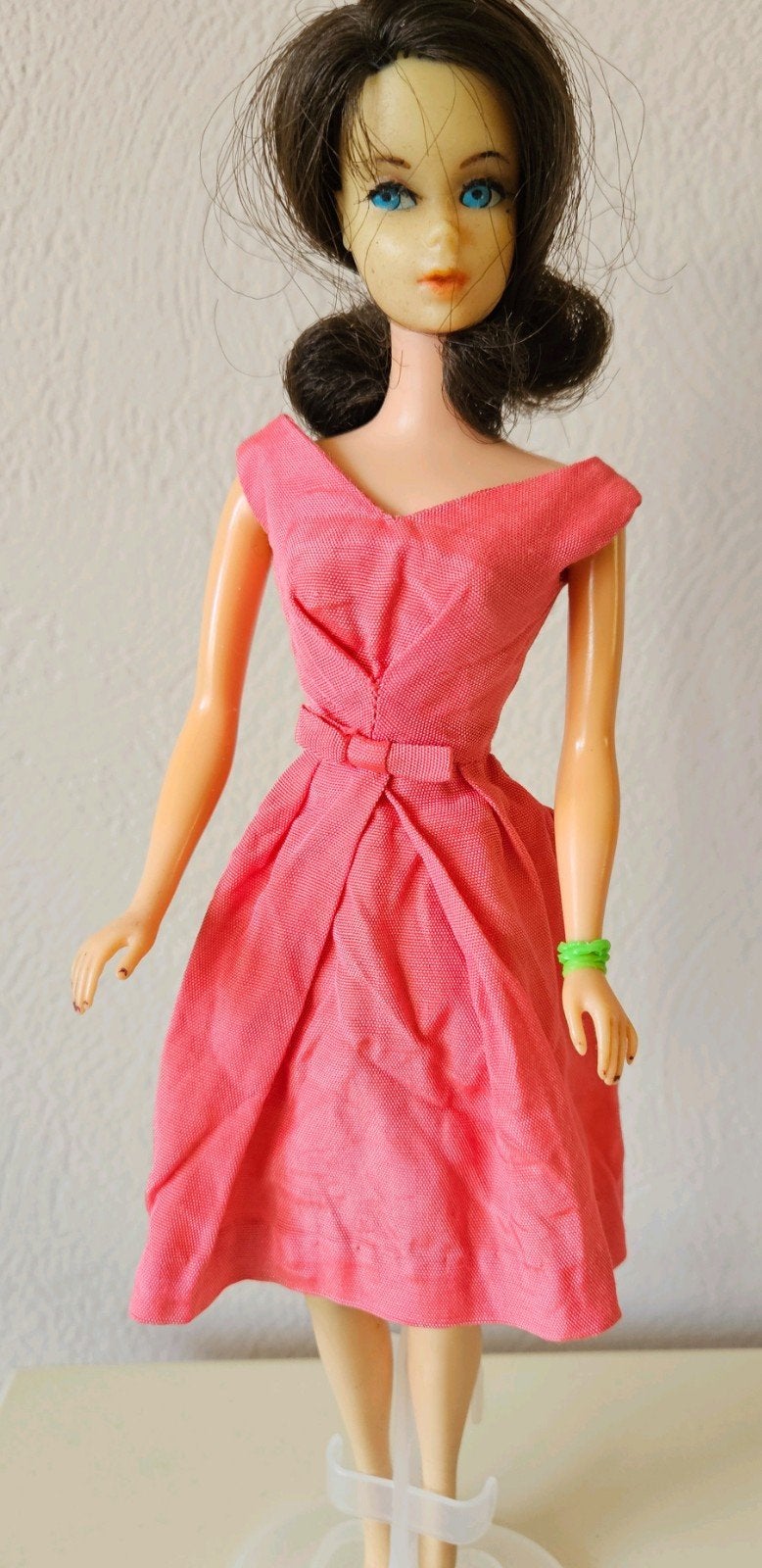 Vintage Barbie jurk Campus Belle 1965/65 Koraalroze, Verzamelen, Poppen, Ophalen of Verzenden, Kleertjes