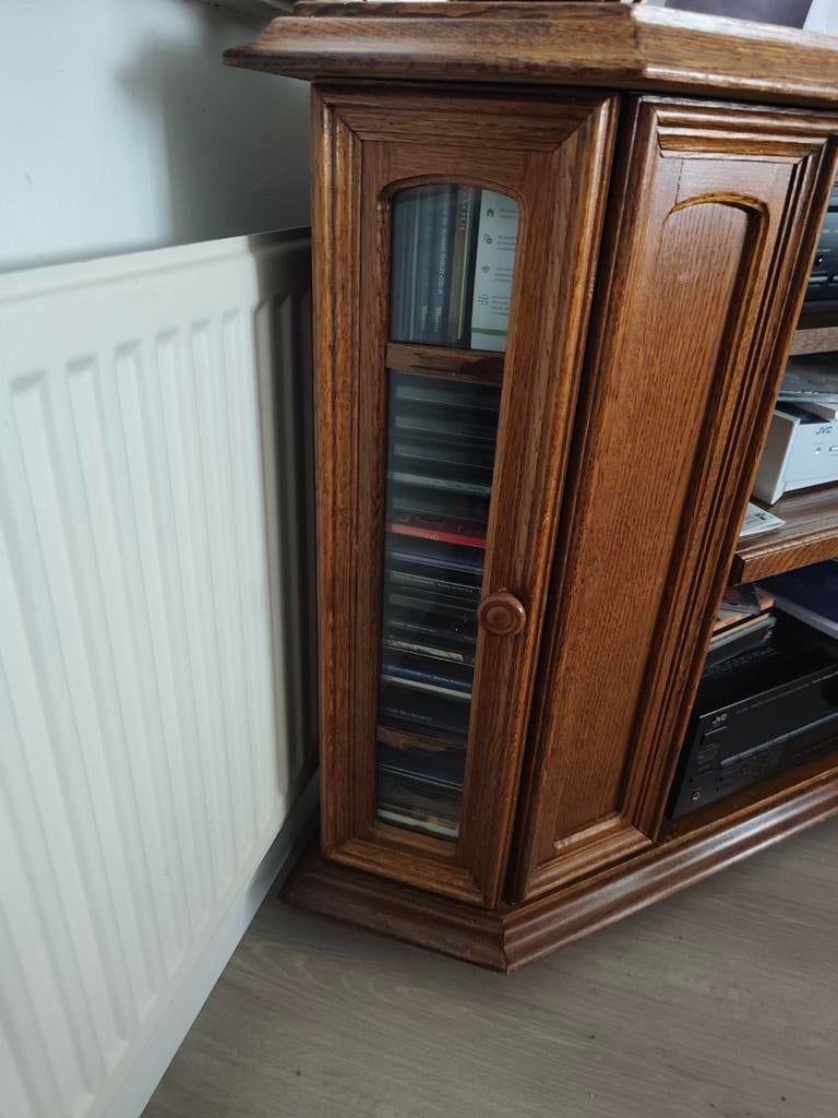 Tv hoek kast eiken, Ophalen, Zo goed als nieuw, 25 tot 75 discs, Cd's