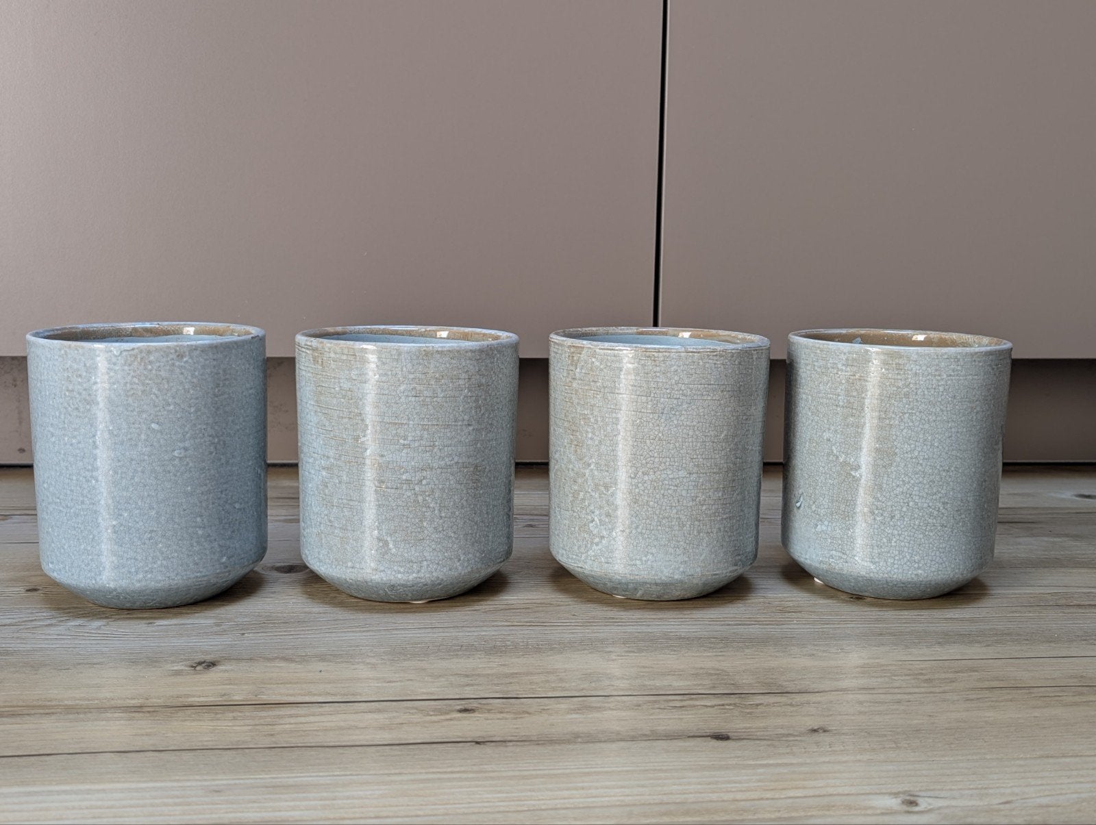 4 Bloempotten (Intratuin, misty green, voor binnen), Ophalen, Rond, Binnen, Zo goed als nieuw