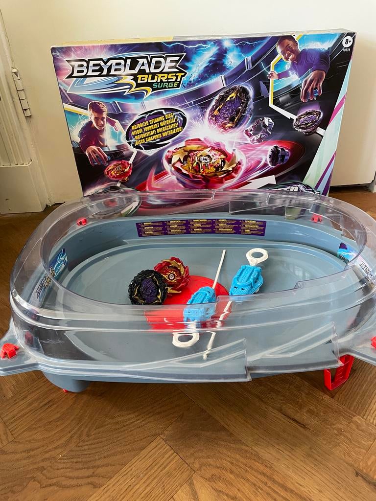 Beyblade Burst Surge Arena met Beyblades en Starters, Ophalen of Verzenden, Gebruikt