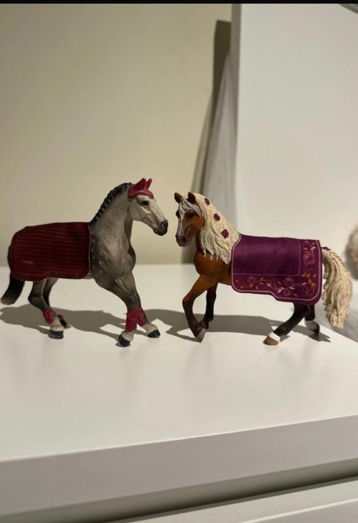 Schleich Pasofino en Trakehner, Verzenden, Zo goed als nieuw, Paard, Beeldje of Figuurtje