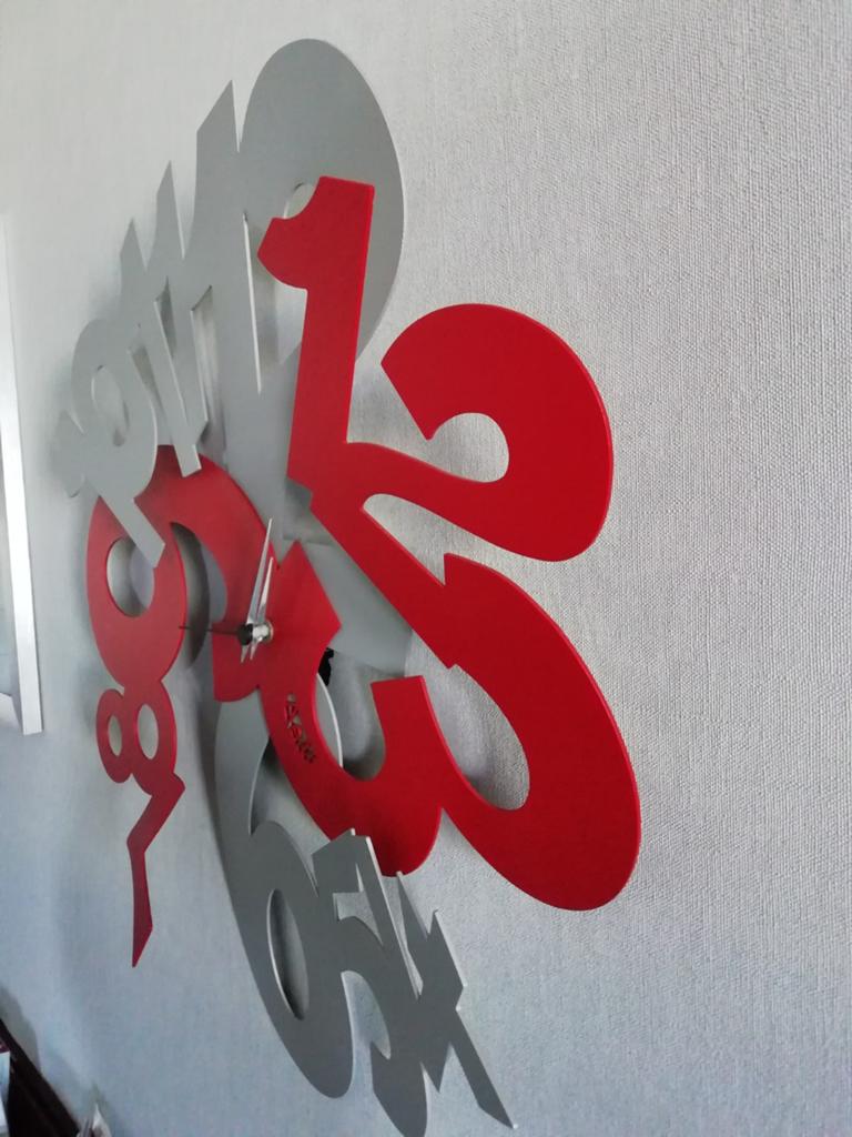 Arti & Mestieri wandklok rood/grijs, Ophalen of Verzenden, Zo goed als nieuw, Wandklok