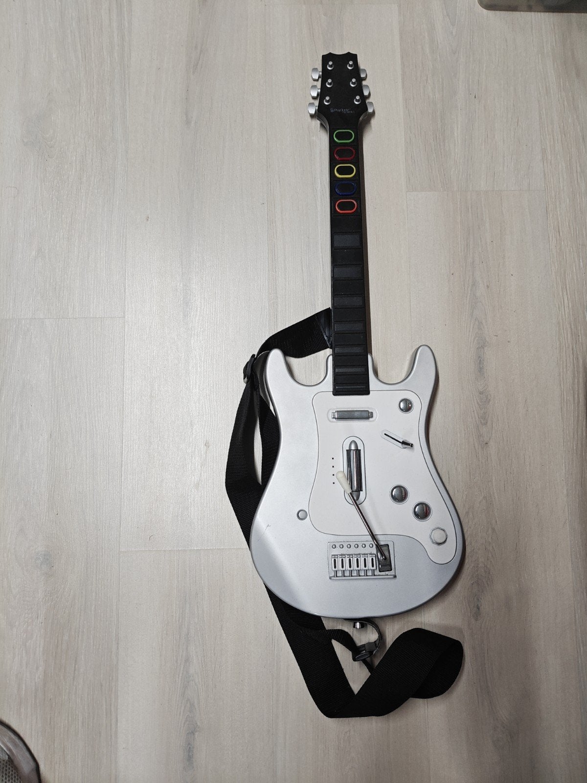 Psyclone Guitar Hero gitaar voor Nintendo Wii - Zilver, Muziek, Support@activision.com, Activision, 1 speler