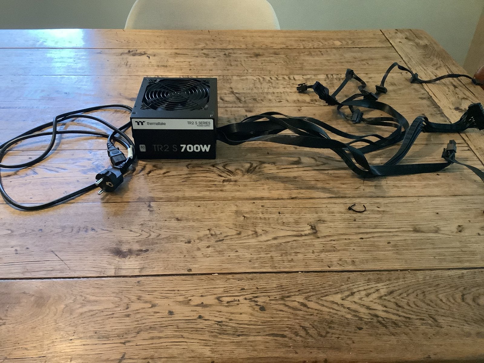 Thermaltake TR2 S 700 watt pc voeding, Ophalen of Verzenden, Zo goed als nieuw