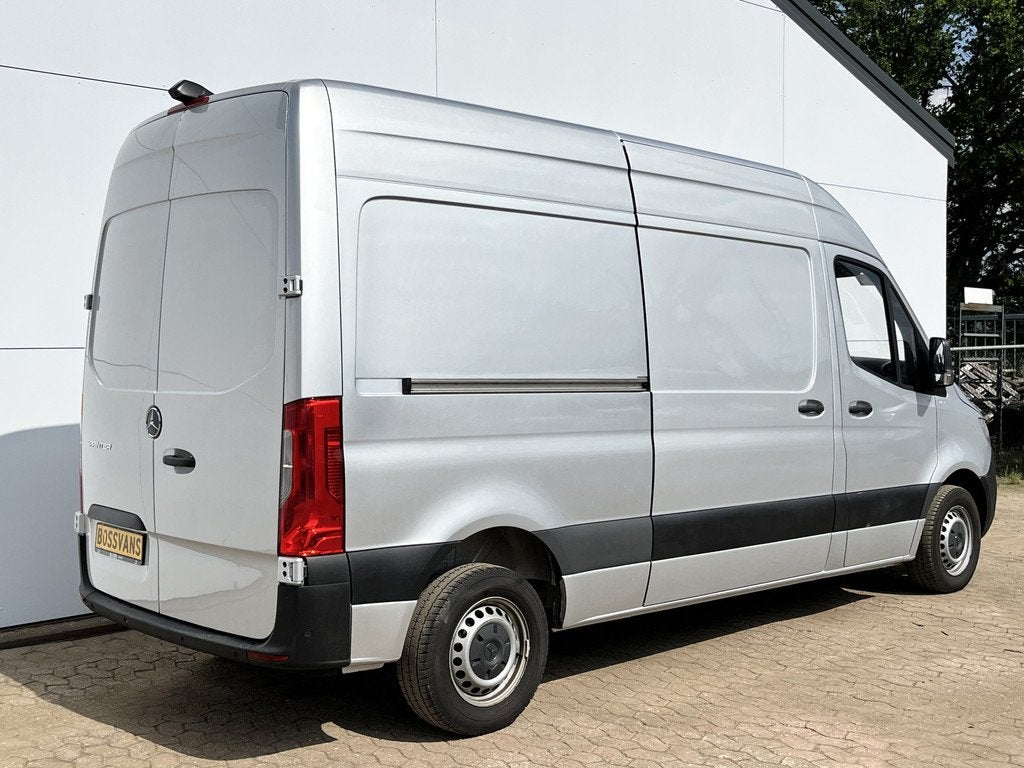 Mercedes-Benz Sprinter 215 1.9 CDI Automaat L2H2 Climate Con, Auto's, Gebruikt, Zwart, 4 cilinders, 150 pk
