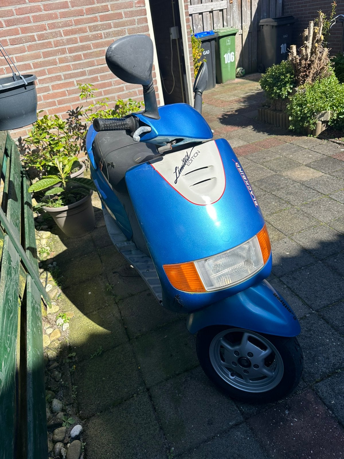 Piaggio sfera 125cc opknapper €400, Fietsen en Brommers, Scooters | Piaggio, Ophalen, Zo goed als nieuw, Benzine, Overige modellen