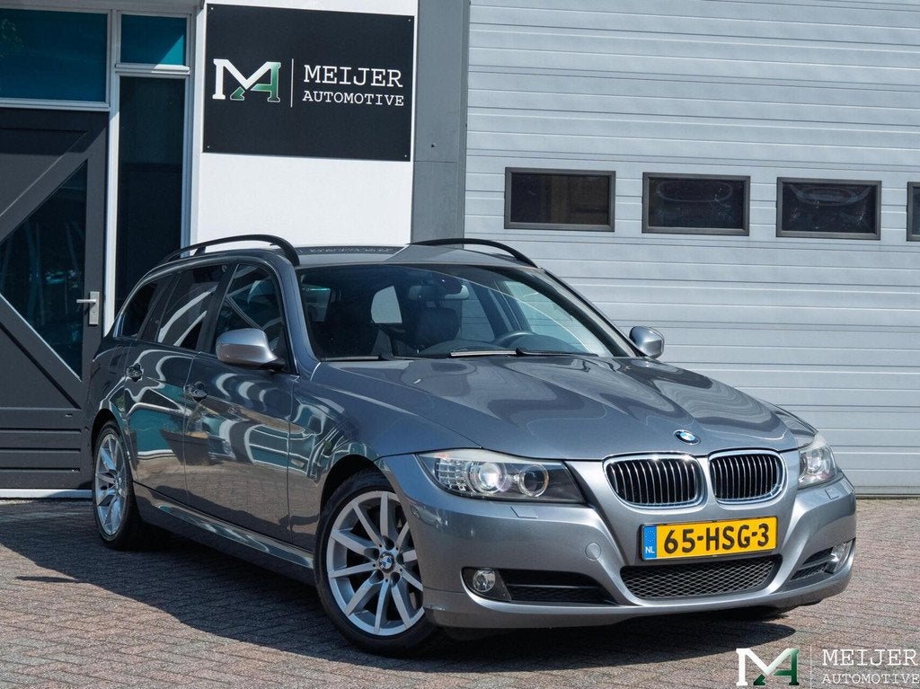 BMW 3-serie Touring 330xi High Executive|Aut.|Navi|Sportstoe, Auto's, BMW, Automaat, Zwart, 2996 cc, Vierwielaandrijving