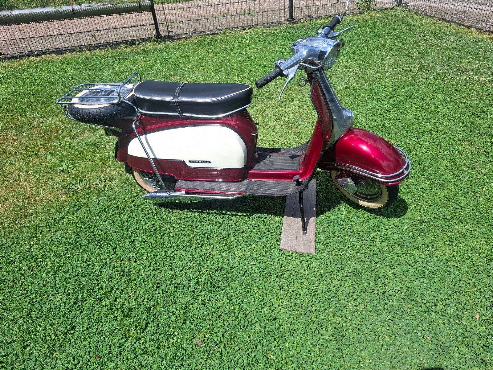 Zundapp Roller - De mooiste van Nederland, loopt 55 km/u, Fietsen en Brommers, Brommers | Oldtimers, Ophalen