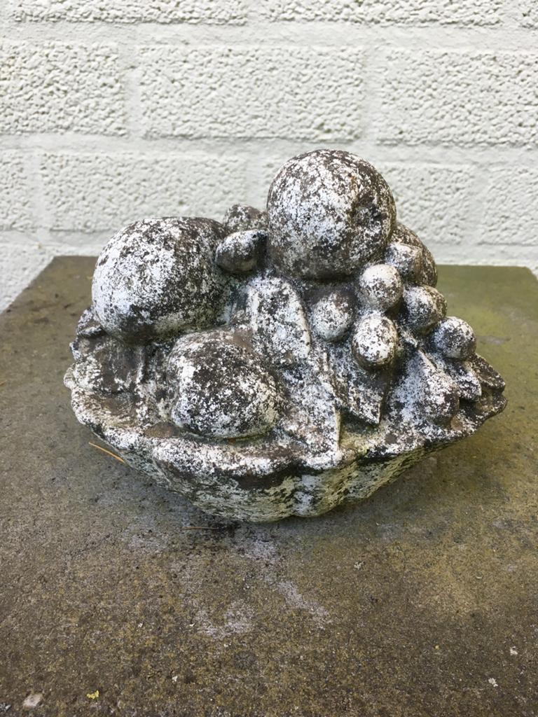 Decoratief stenen fruitschaal beeld voor tuin, Tuin en Terras, Ophalen of Verzenden, Gebruikt