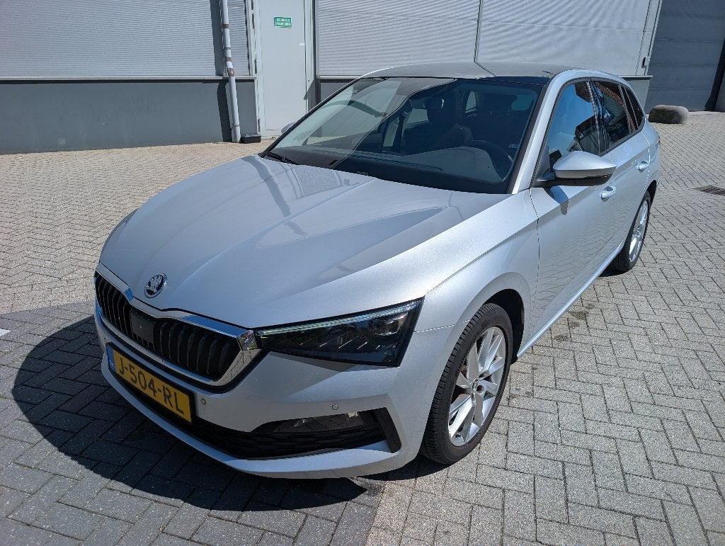 Skoda Scala 1.0 TSI Greentech 116pk Dsg-7 2020 Grijs, Auto's, Skoda, Particulier, Scala, Airconditioning, Android Auto, Apple Carplay