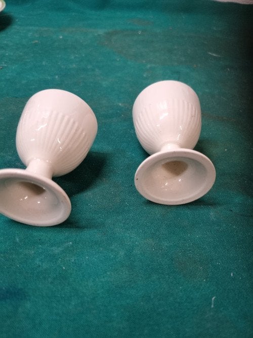 eierdoppen 2 x creme aardewerk, Ophalen of Verzenden