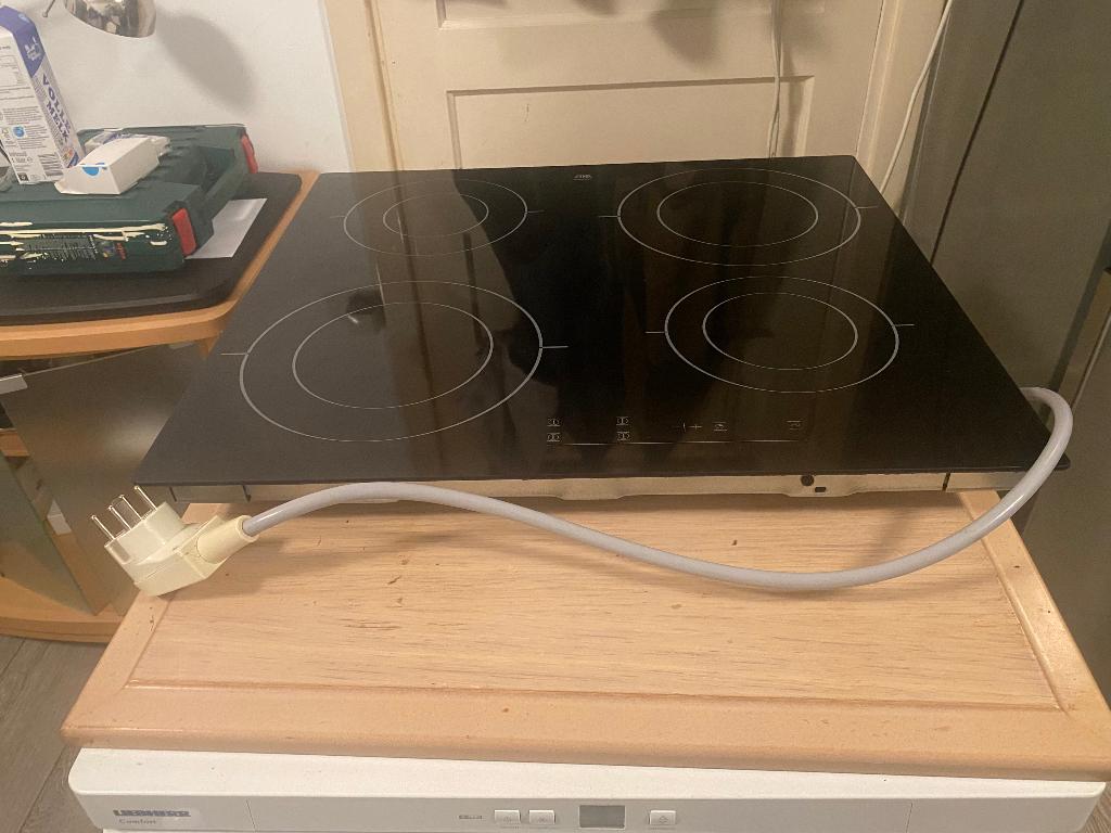 ETNA inbouw inductie kookplaat met perilex stekker ......, Witgoed en Apparatuur, Kookplaten, Ophalen, 4 kookzones, Zo goed als nieuw