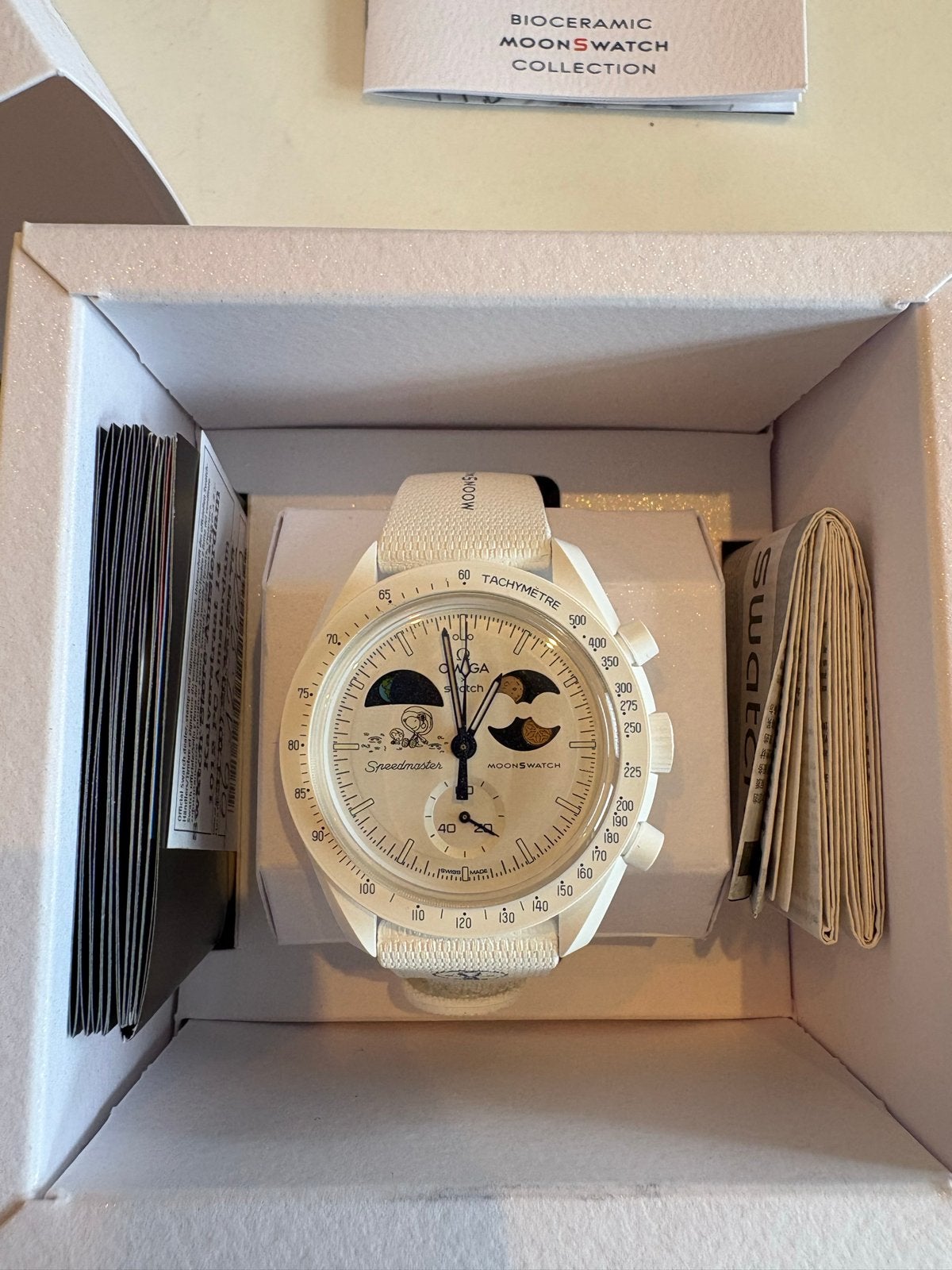 Omega x Swatch Moonswatch Mission To Earthphase Moonshine, Kunststof, Polshorloge, Swatch, Nieuw