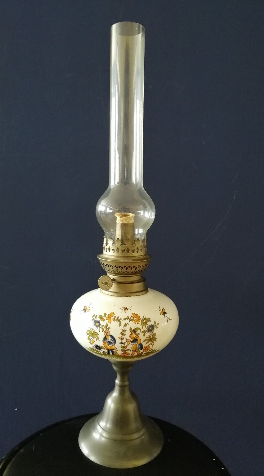 Antieke olielamp met handgeschilderde decoratie, Ophalen of Verzenden