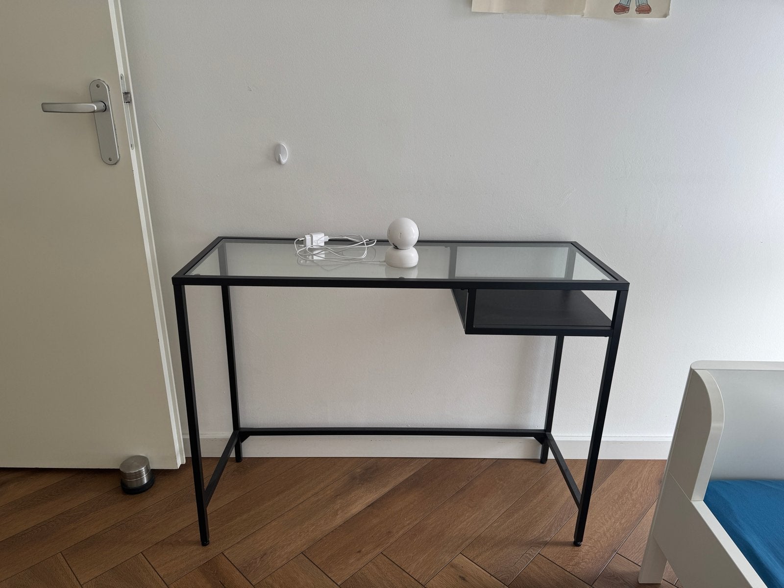 IKEA Vittsjö bureau/laptoptafel  glazen blad sidetable, Huis en Inrichting, Zwart, Gebruikt, Ophalen of Verzenden, IKEA