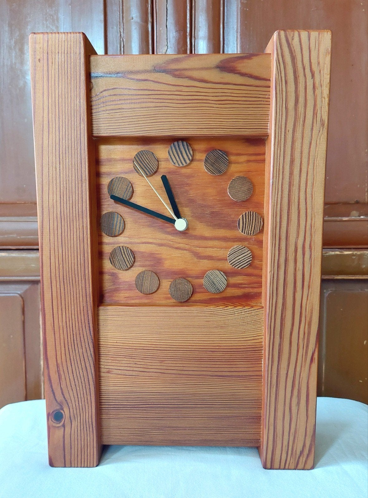 Akeba Sweden Scandinavisch houten design klok Kienzle quartz, Ophalen of Verzenden, 38 cm, Bruin, Overige typen