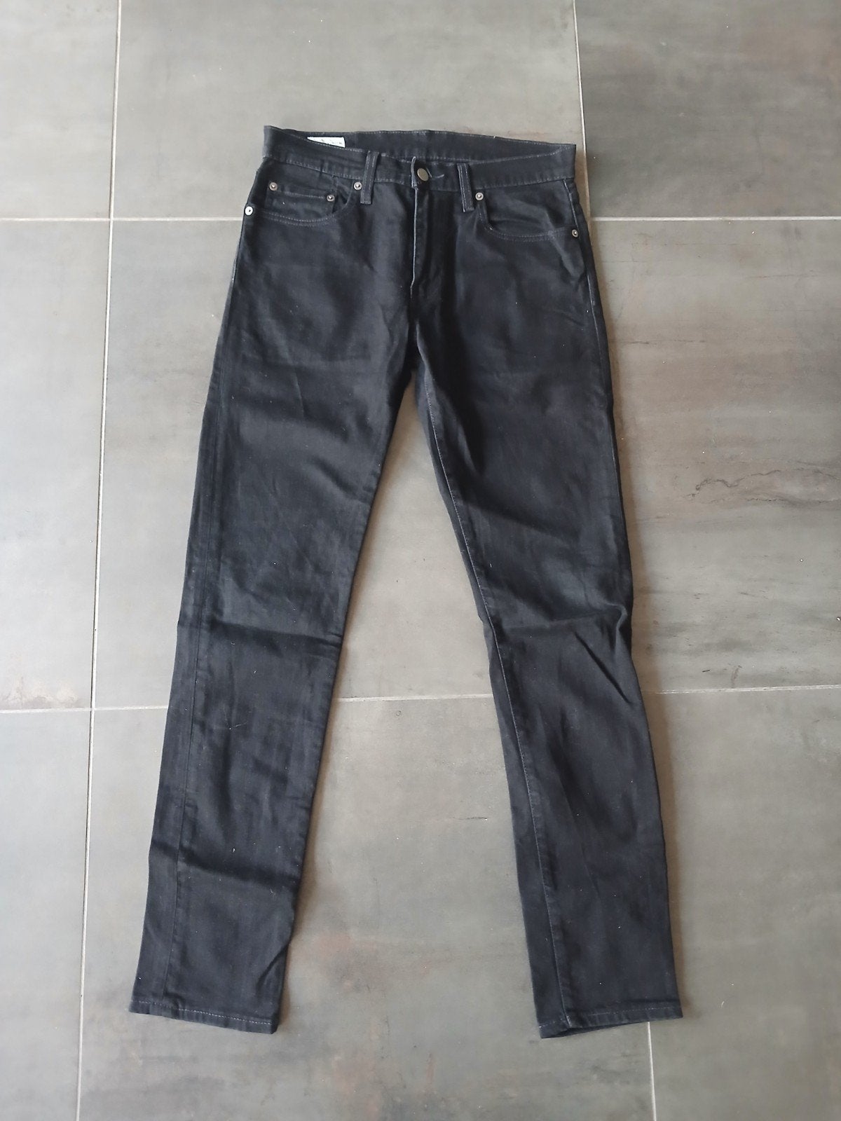 Zwarte levi's premium maat 31 lengte 34, Ophalen of Verzenden, Zo goed als nieuw, Zwart, W30 - W32 (confectie 38/40)