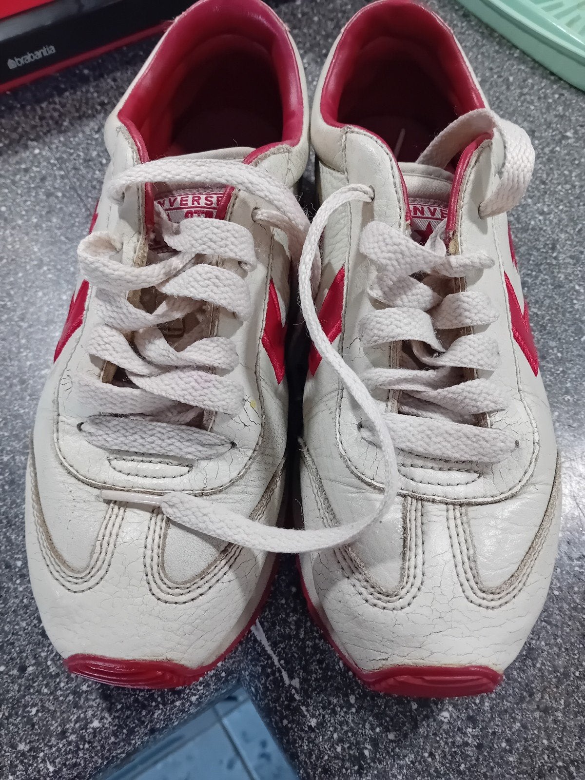 Converse sneakers maat 38 - Wit met rood accent, Wit, Converse, Ophalen of Verzenden, Sneakers of Gympen
