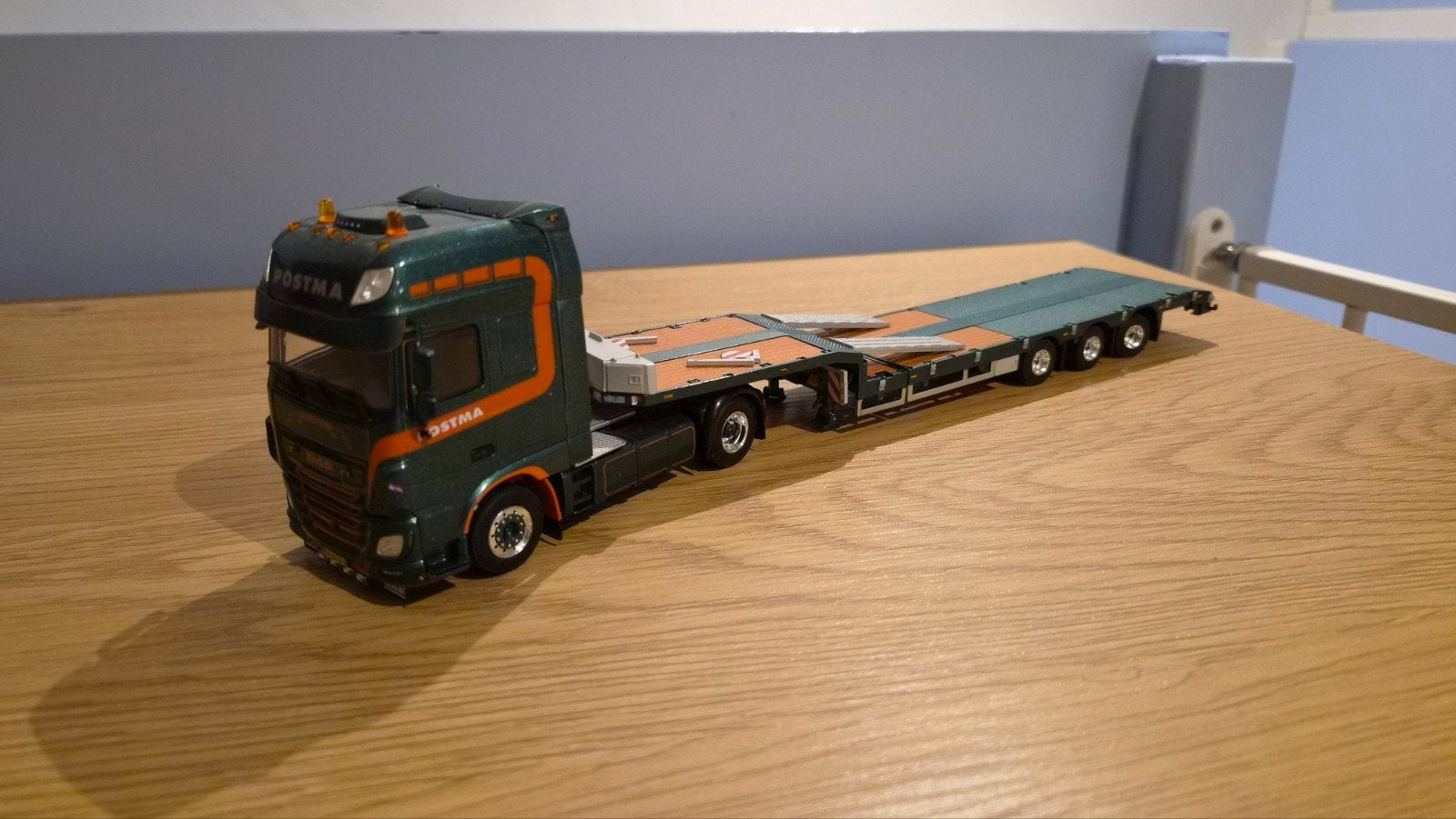 WSI 1.50 Model DAF XF Postma met dieplader, Ophalen of Verzenden, Zo goed als nieuw, Bus of Vrachtwagen, Wsi