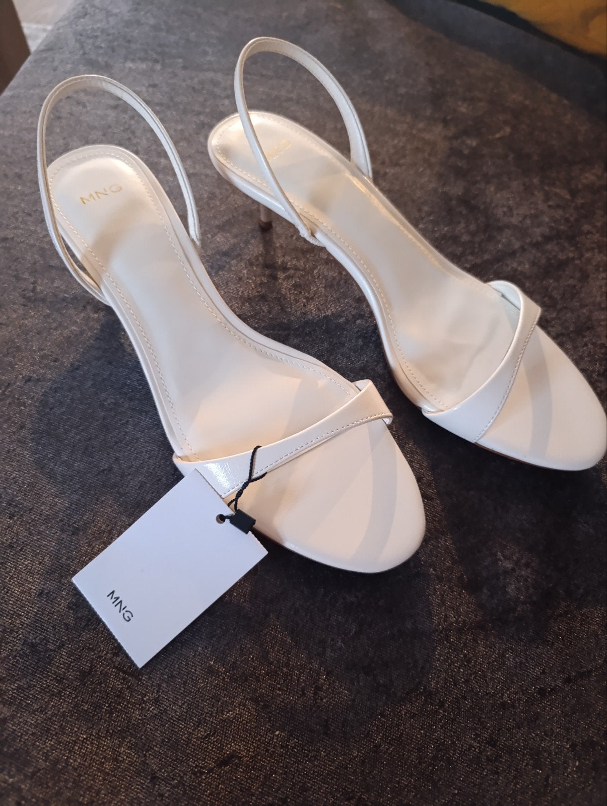 mango slippers nieuw, Kleding | Dames, Schoenen, Ophalen, Nieuw