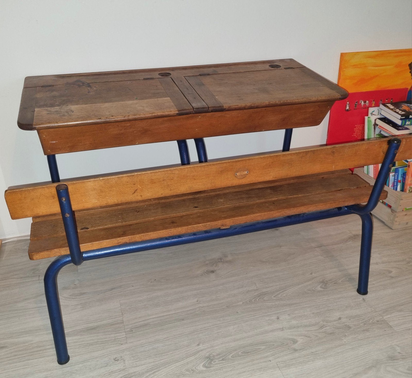 Vintage schoolbank met bankje - Hout en metaal, Huis en Inrichting, Bureaus, Gebruikt, Ophalen
