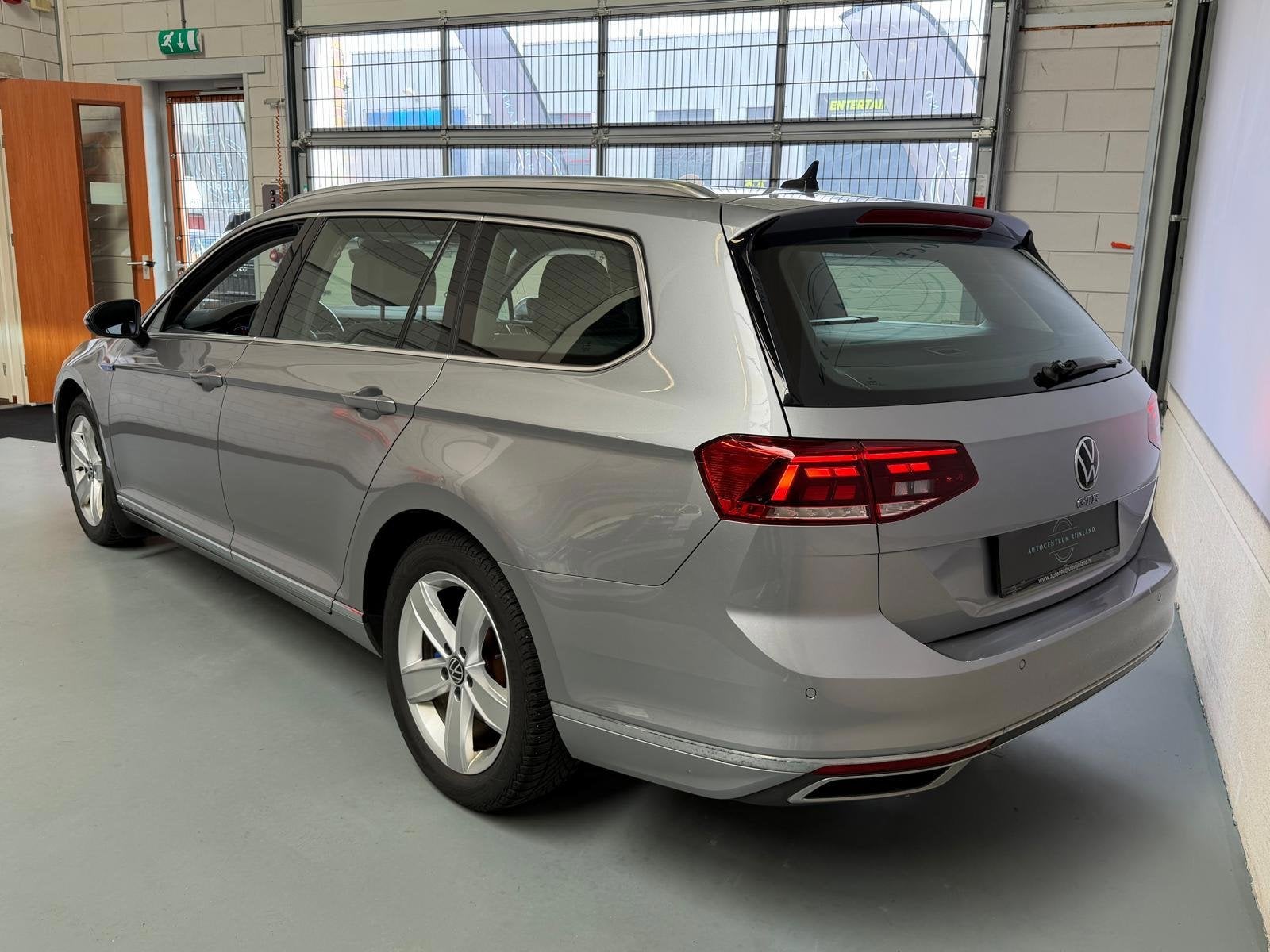 Volkswagen Passat Variant GTE 1.4 TSI PHEV Business Automaat, Auto's, Volkswagen, Dealer onderhouden, Alcantara, Plug-in hybride