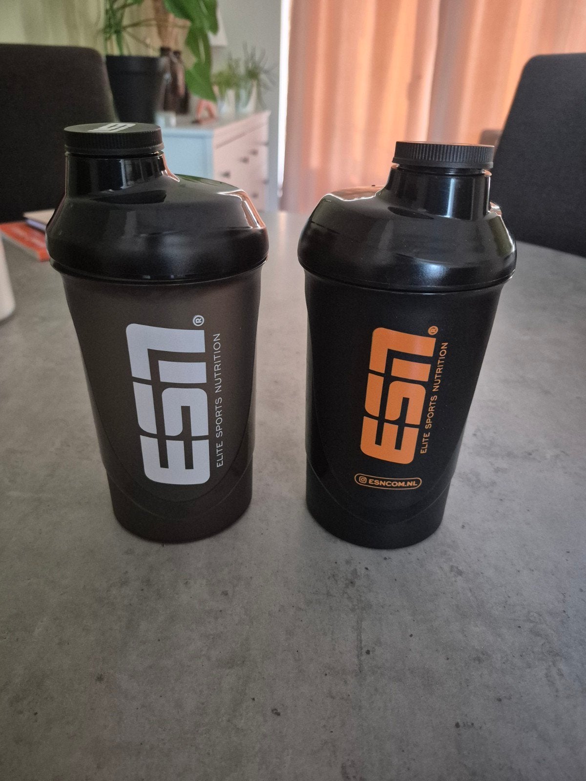 ESN Elite Sports Nutrition Shakers (2 stuks), Ophalen of Verzenden, Zo goed als nieuw