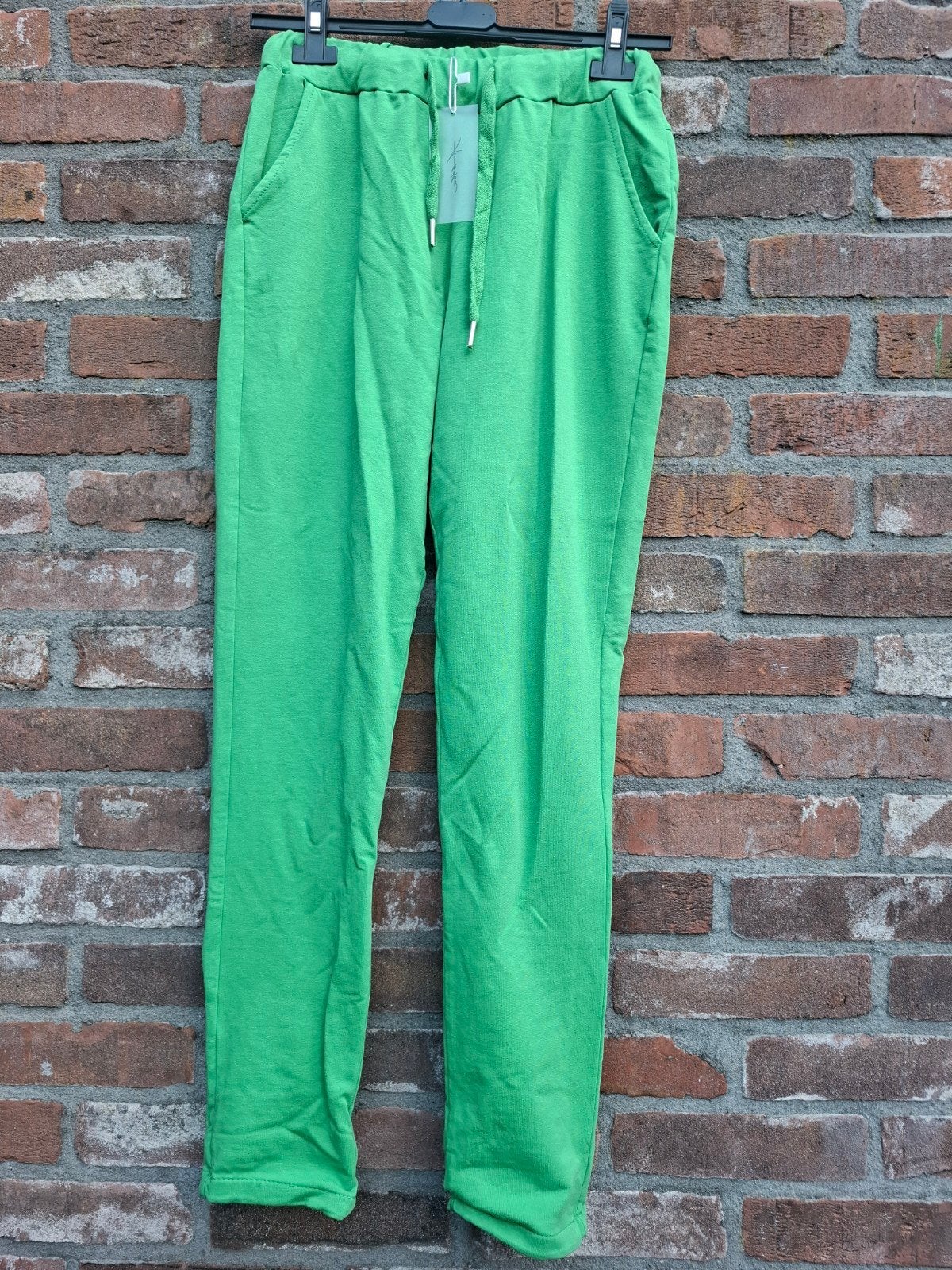 Ambika groene sweatstof broek - Maat S - Nooit gedragen, Nieuw, Ophalen of Verzenden, Maat 36 (S), Ambika