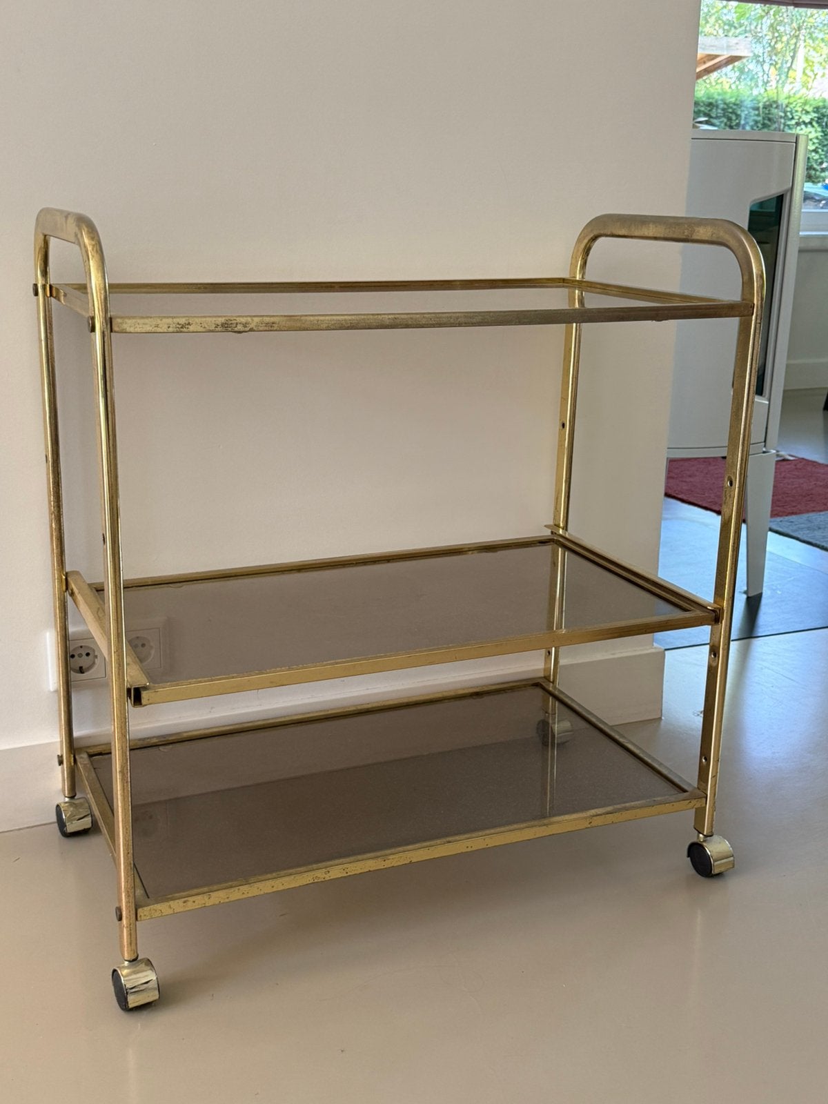 Vintage trolley wagen, Huis en Inrichting, Tafels | Bijzettafels, Ophalen, Minder dan 55 cm, Metaal of Aluminium, Zo goed als nieuw