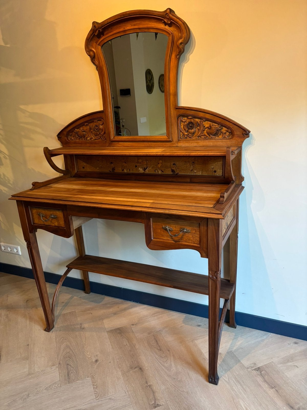 Art nouveau (jugendsil) kaptafel., Ophalen
