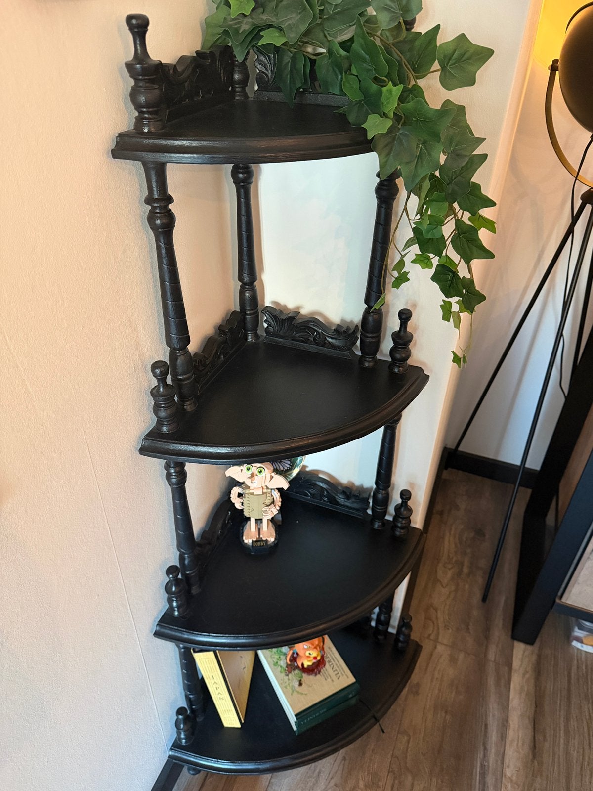 Victoriaanse Whatnot hoek kast / etagiere, Ophalen