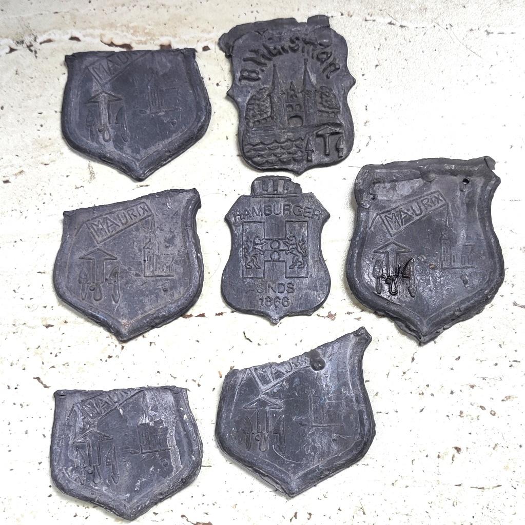 7 oude  trotseer loodjes / dakloodjes, Ophalen of Verzenden, Gebruikt