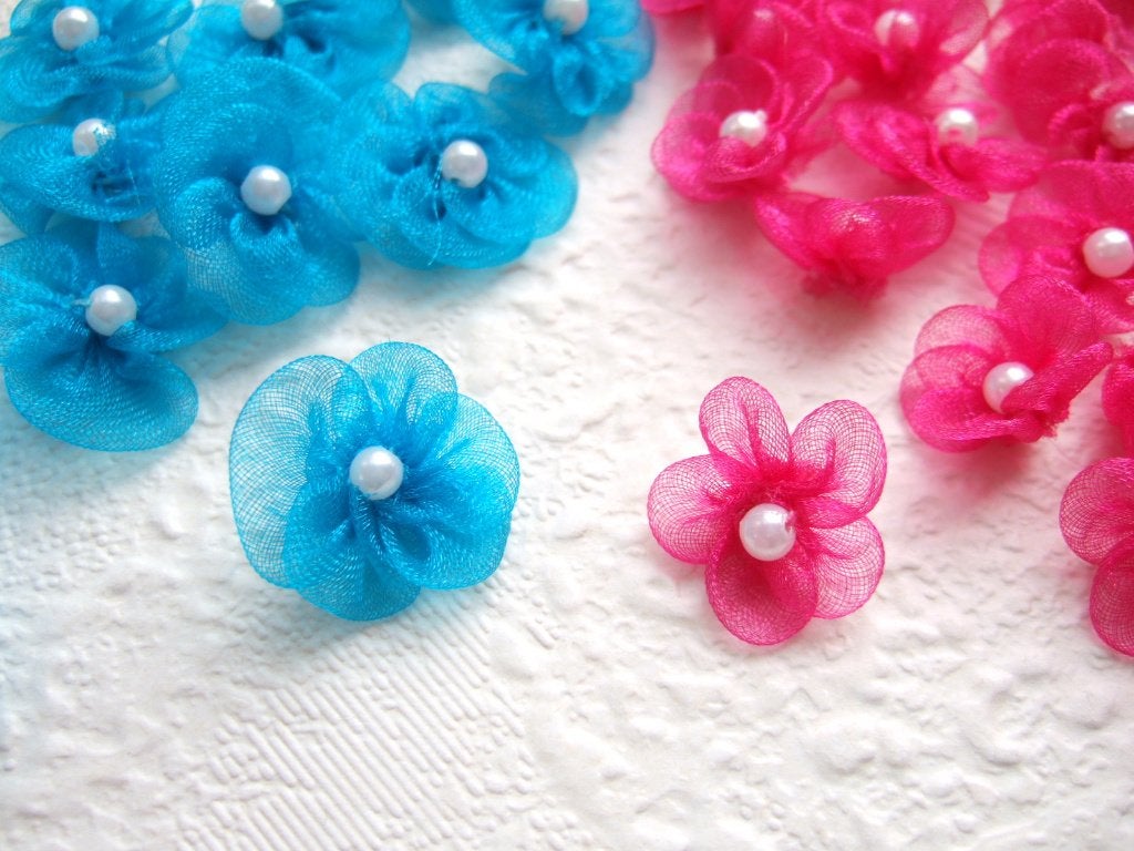 HALVE PRIJS ~ Klein organza bloemetje met pareltje ~1,5 cm, -, -, Overige typen, Nieuw