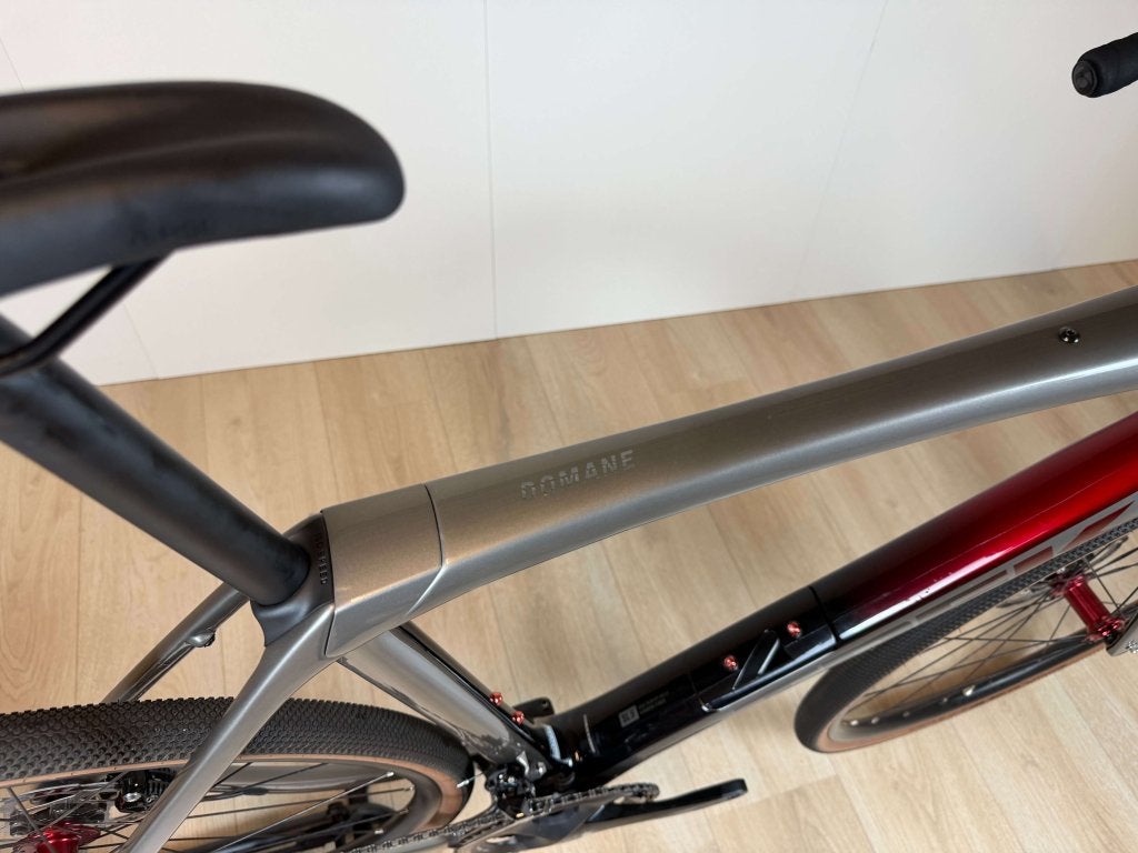Trek Domane SL5 Gen 4 - Shimano 105 - 58 cm - Carbon, Fietsen en Brommers, 28 inch, Carbon, Info@velostudio.nl, Heren