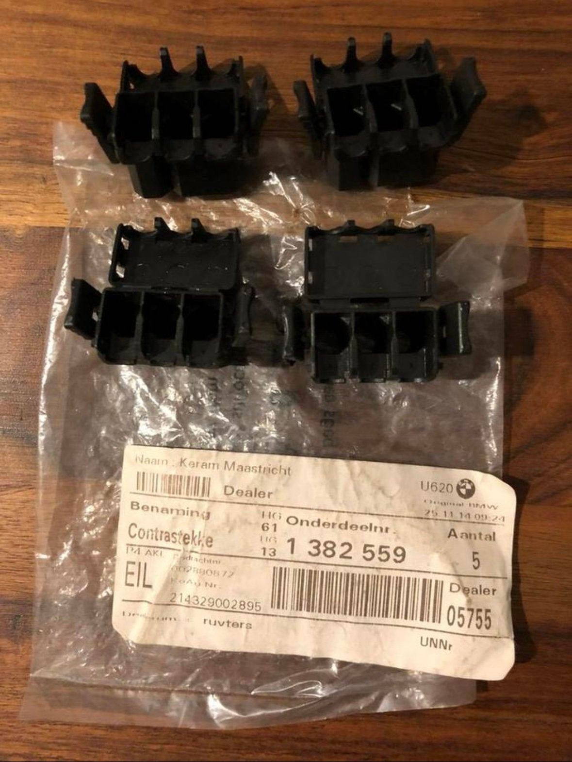 BMW contrastekker haaks 3-polig 4 stuks zwart, Auto-onderdelen, Ophalen of Verzenden, Nieuw, BMW