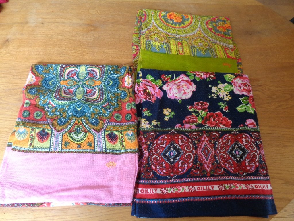 OILILY sjaaltje + paisley print sjaaltje., Maat 38/40 (M), Oilily, Ophalen of Verzenden, Zo goed als nieuw