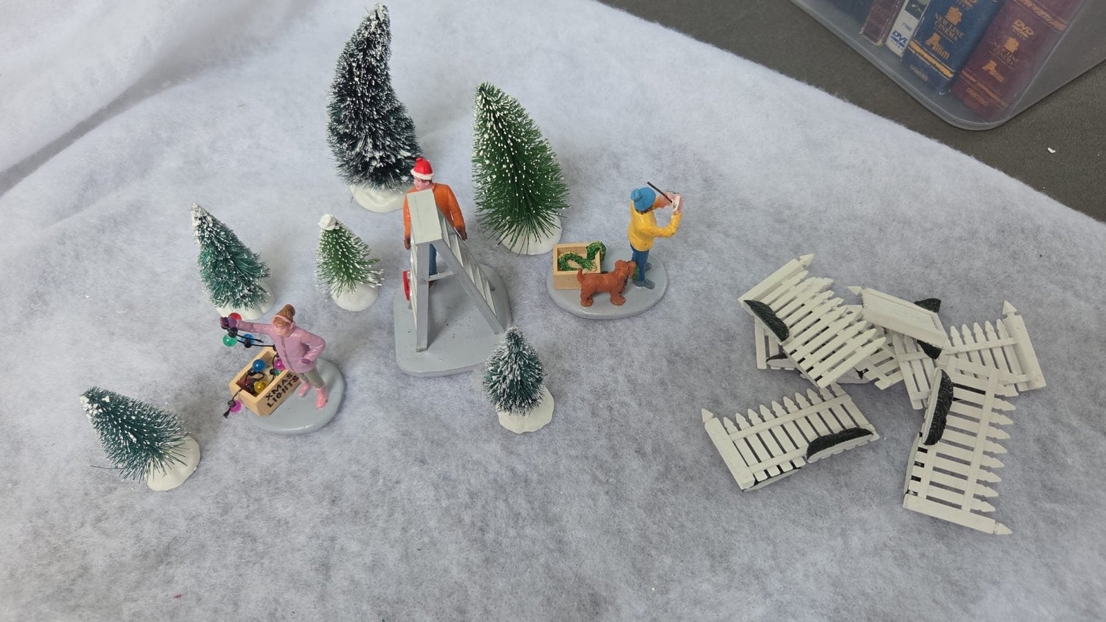 Kerstset van poppetjes voor je kerstdorp, Diversen, Kerst, Ophalen of Verzenden, Gebruikt