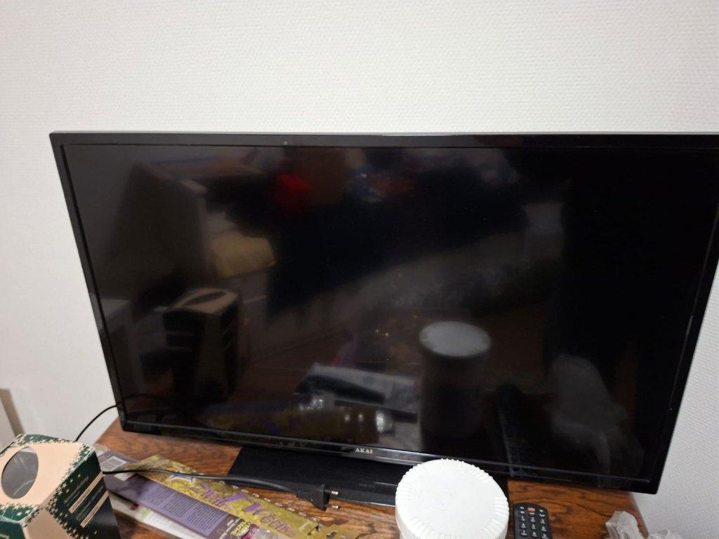 TV - 32 Inch - Akai (met DVD speler), Audio, Tv en Foto, Televisies, Ophalen, Philips, Gebruikt, 50 Hz
