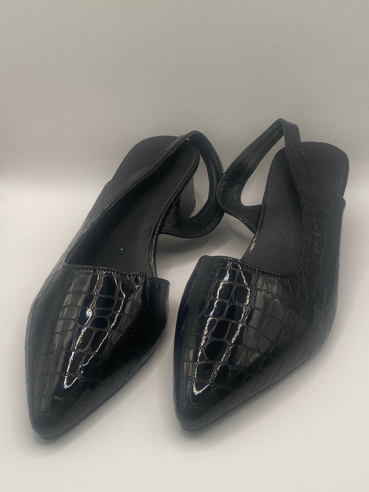 Zwarte slingback pumps met krokodillenprint, maat 40, Kleding | Dames, Ophalen of Verzenden, Nieuw, Zwart, Pumps