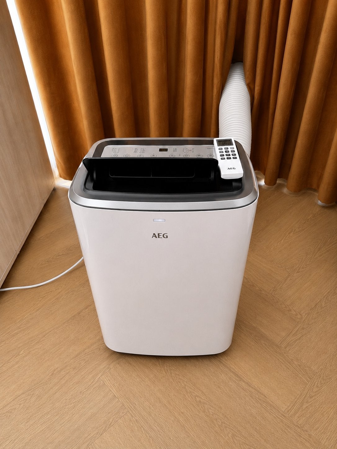 AEG AXP35U538CW Mobiele Airco (12.000 BTU), Ophalen, Timer, Refurbished, 3 snelheden of meer