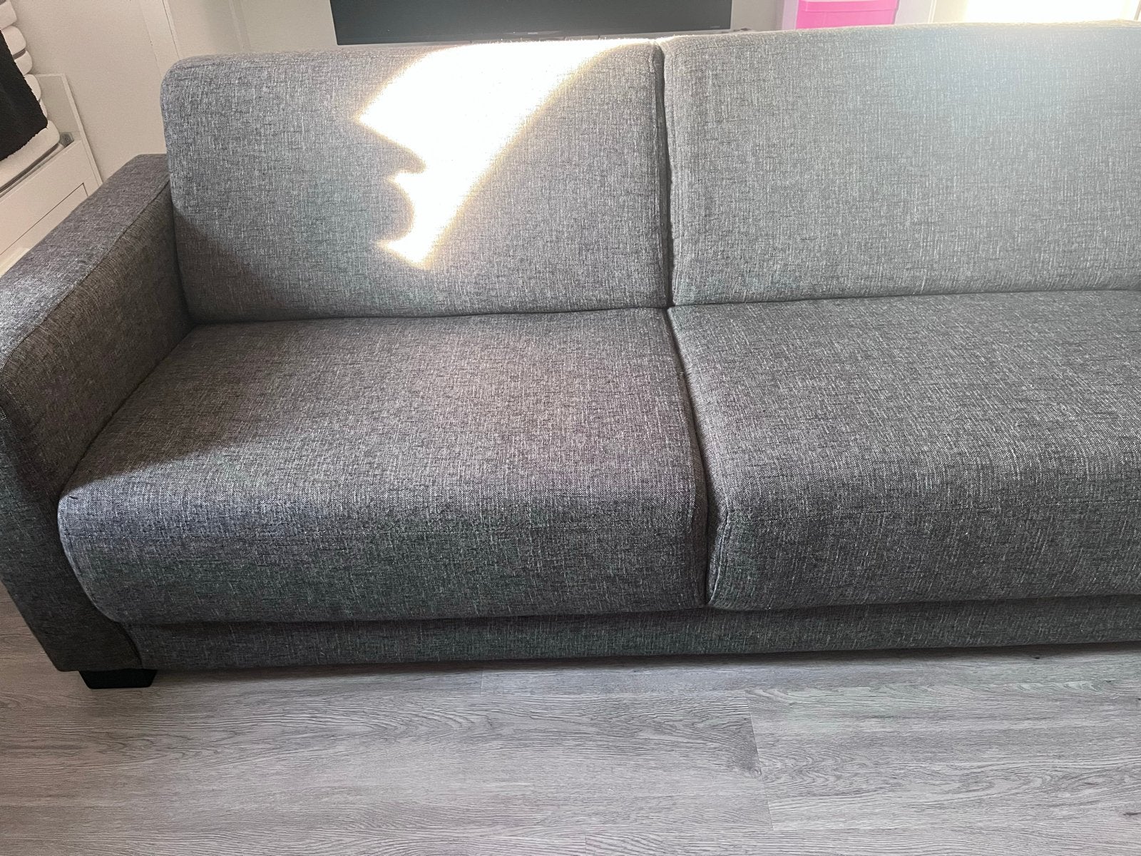 Comfortabele 2-zits bank, grijs, huisdiervriendelijk, Huis en Inrichting, Banken | Bankstellen, Ophalen, Gebruikt, Minder dan 75 cm