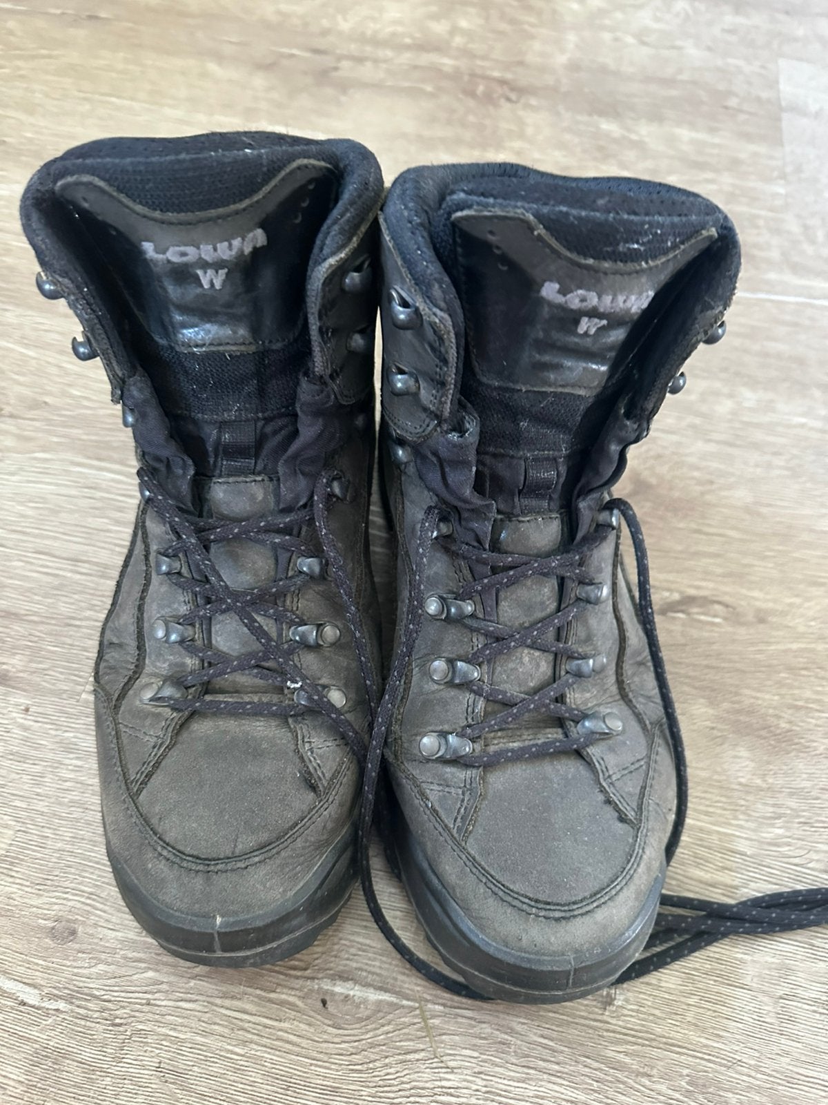 Wandelschoenen, dames merk Lowa (nog 3 paar te koop ), Ophalen, Gebruikt, Schoenen