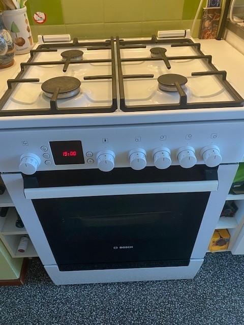 gasfornuis BOSCH met oven, Witgoed en Apparatuur, Fornuizen, Ophalen, Gebruikt, Minder dan 85 cm, 4 kookzones