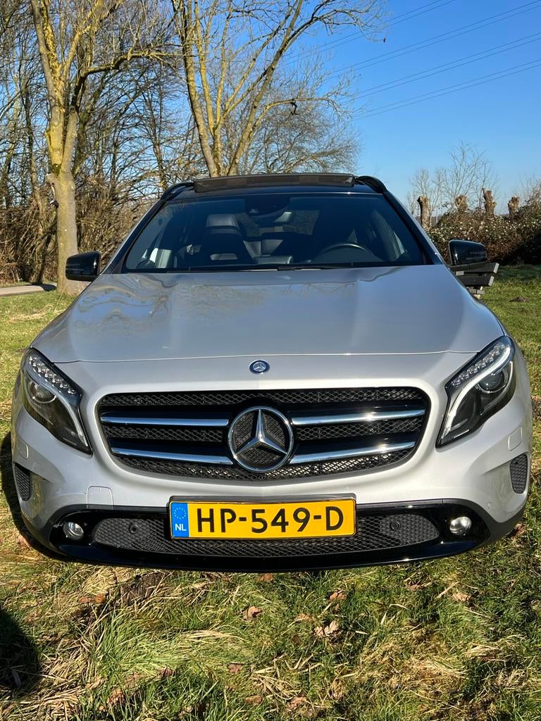 Mercedes-Benz GLA 250 NIGHT EDITION, Auto's, Mercedes-Benz, Automaat, 15 km/l, 1800 kg, Zwart