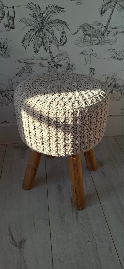 Decoratief krukje met houten poten, Ophalen, Zo goed als nieuw, Hout